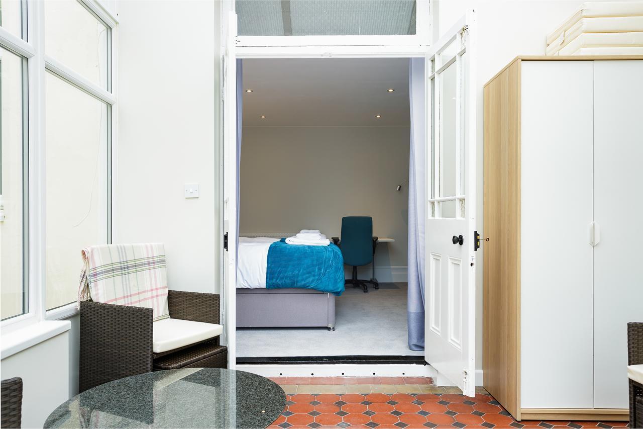 Stopover At Orchard Garden Apartment With Great Outdoor Space Portsmouth Bagian luar foto